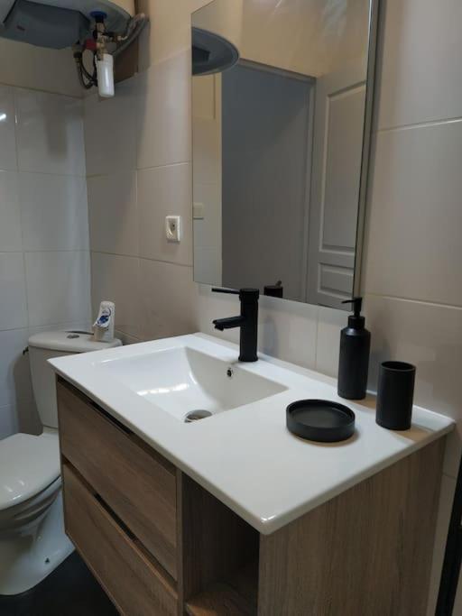 Appartement Avec Balcon, Bord Du Canal, Wifi. Narbonne Exteriör bild